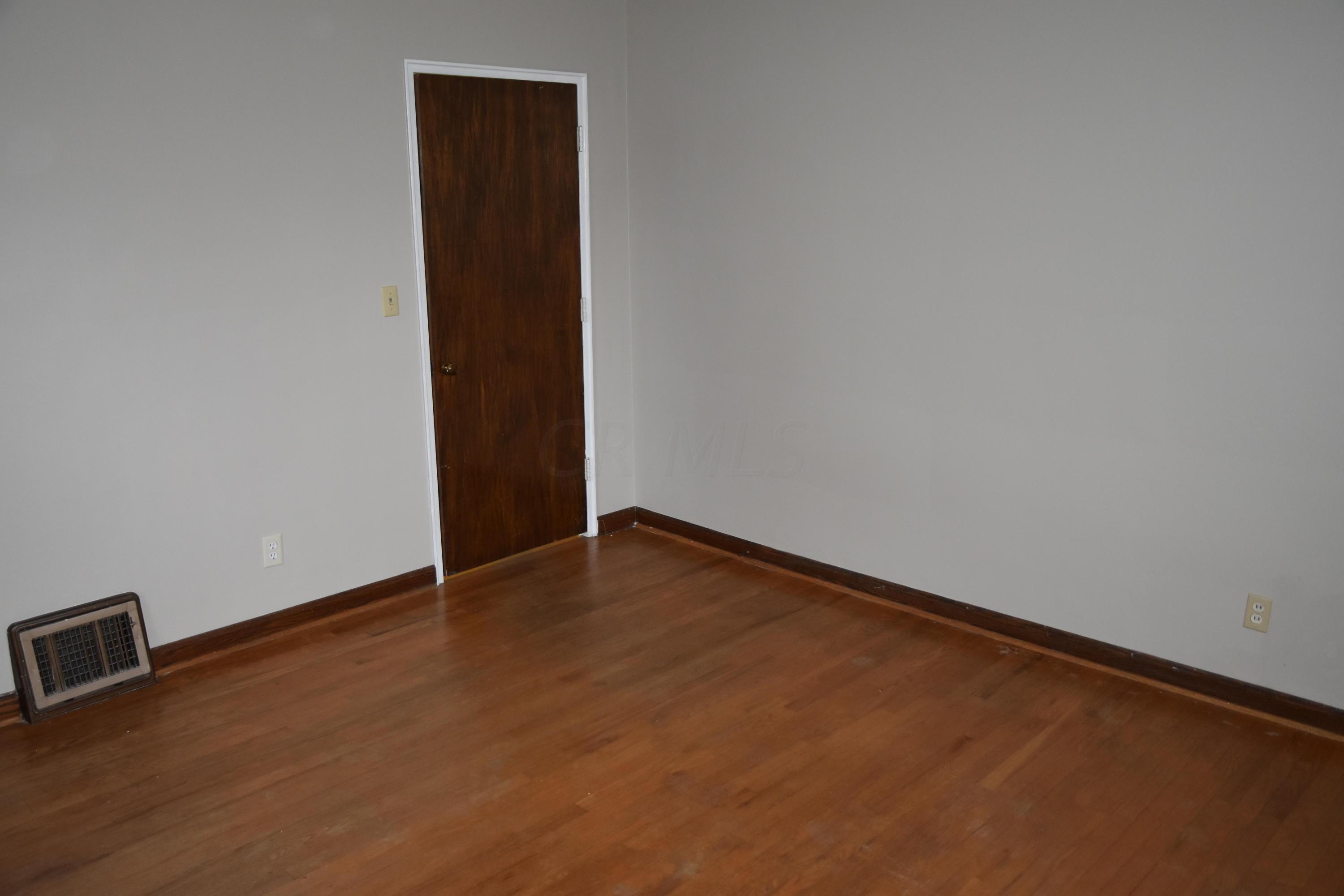 2098 Ridgeview Road, Unit A Columbus, OH 43221 - Photo 14 of 19