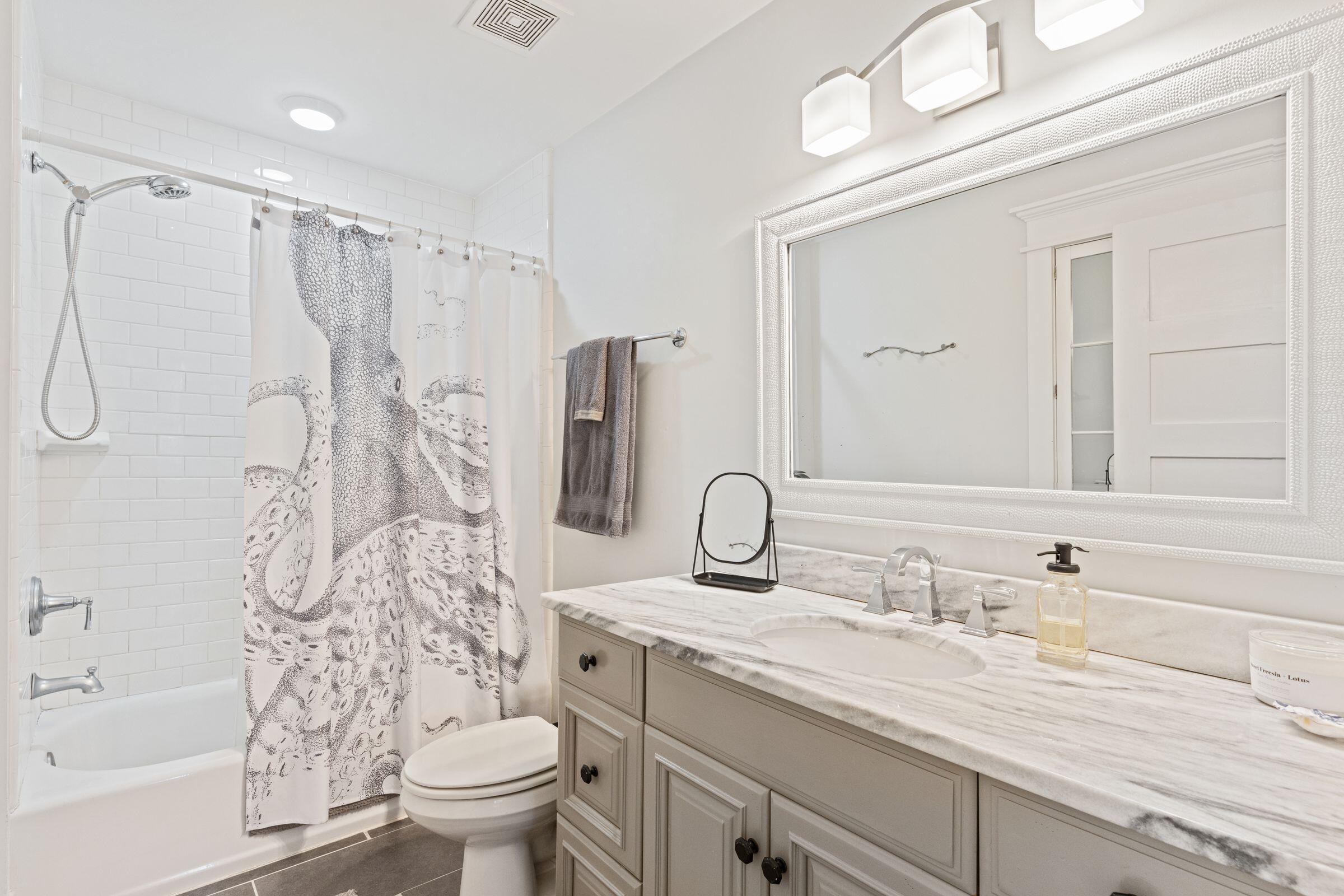 29 Sires Street, Unit A Charleston, SC 29403 - Photo 31 of 47 29SiresSt-KeenEyeMarketing-031
