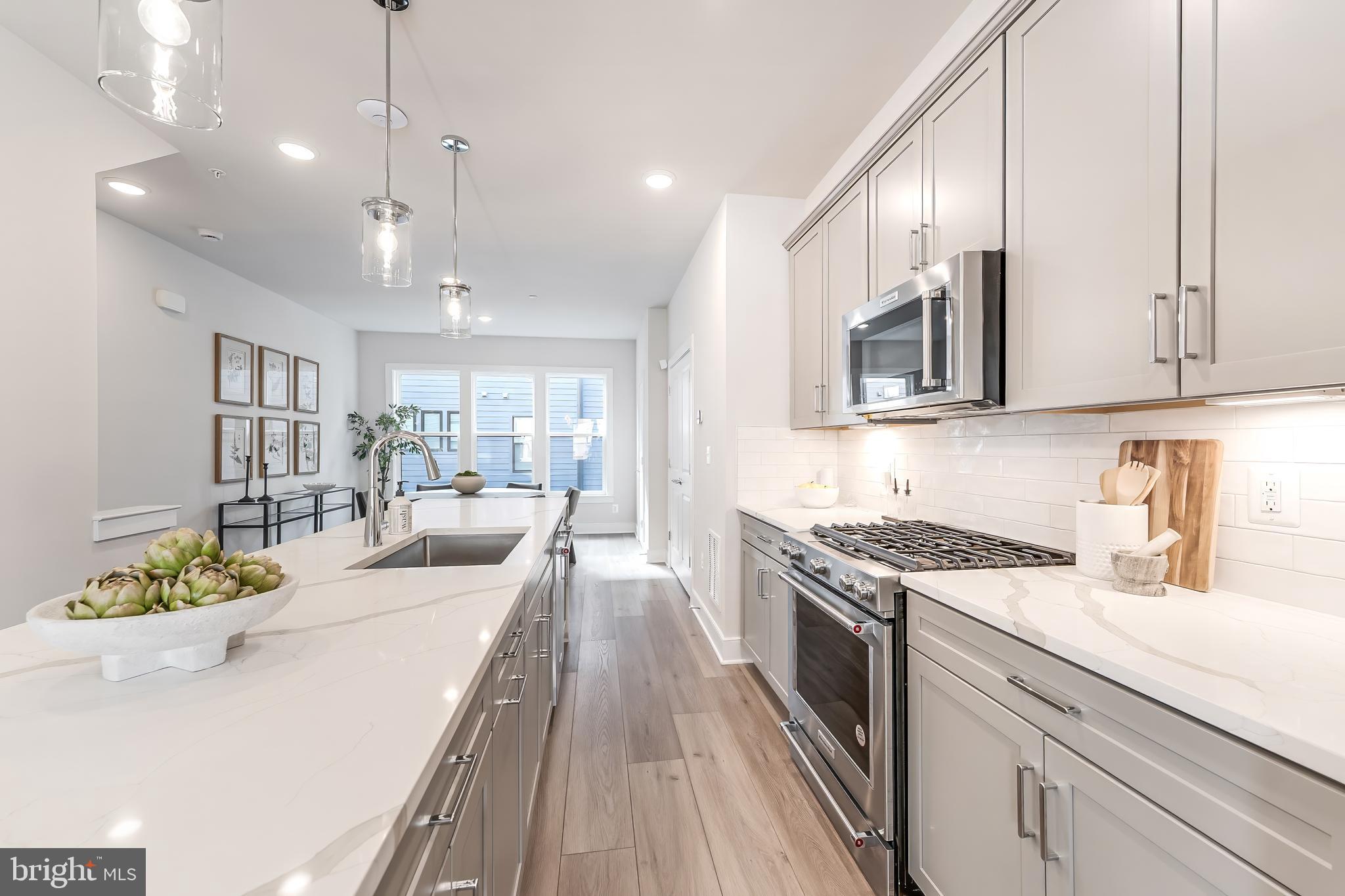 12742 Verdant Way Reston, VA 20191 - Photo 19 of 68