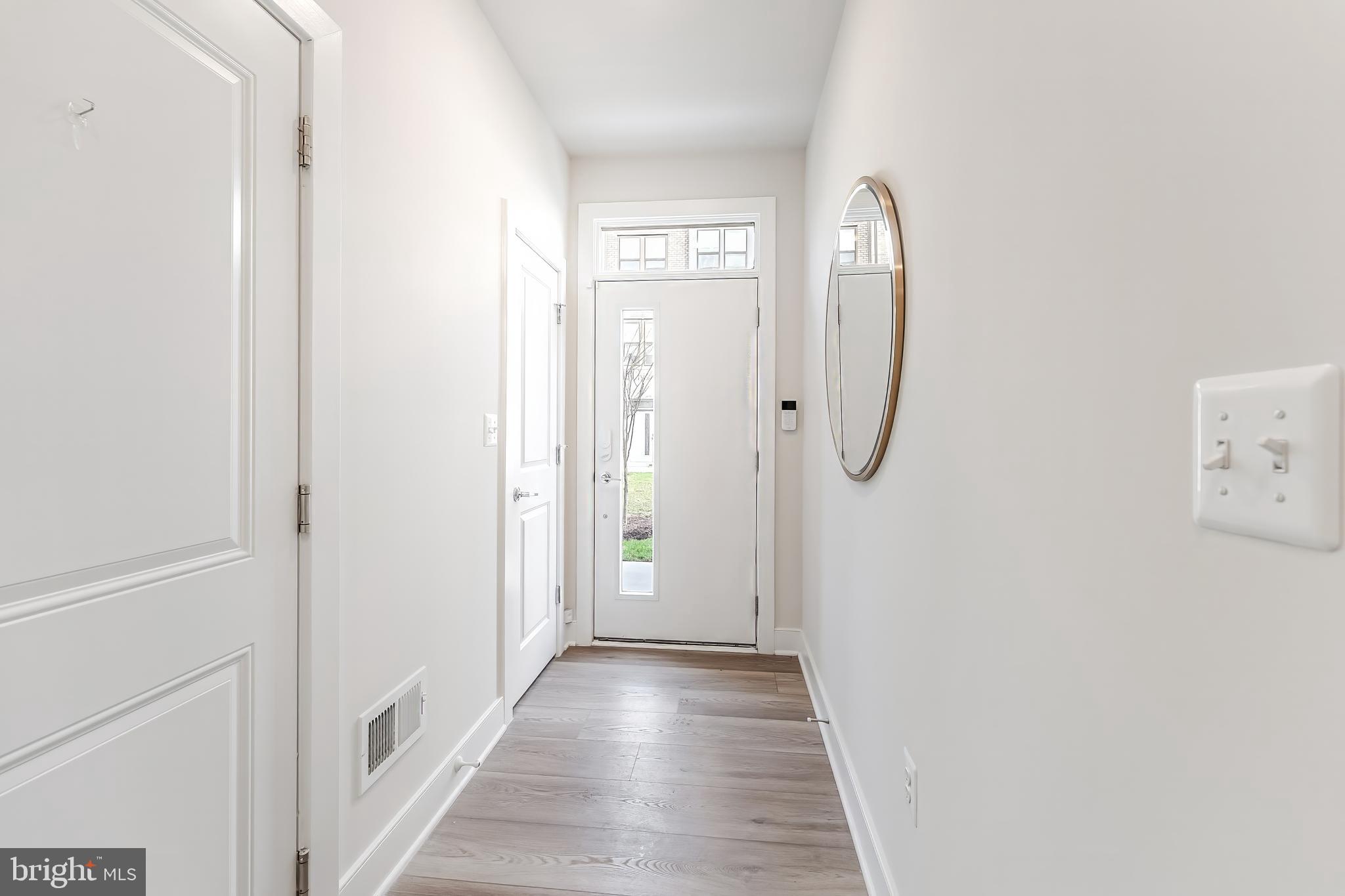 12742 Verdant Way Reston, VA 20191 - Photo 3 of 68