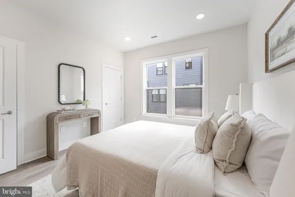 $4,500 | 12742 Verdant Way, Reston, VA 20191