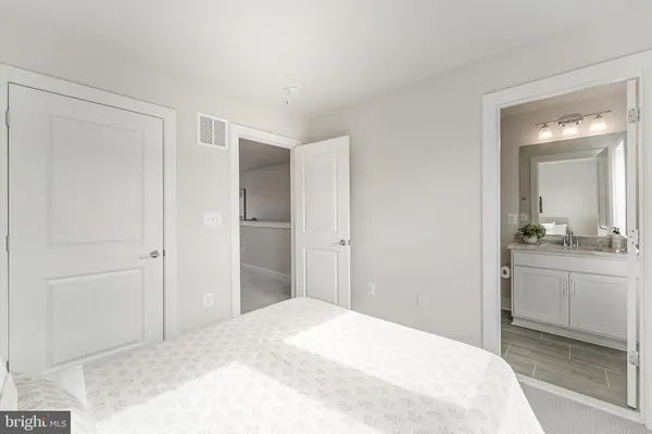 $4,500 | 12742 Verdant Way, Reston, VA 20191