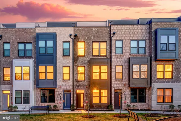 $4,500 | 12742 Verdant Way, Reston, VA 20191