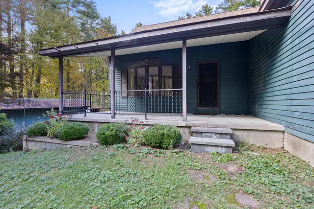 a house view with a backyard space