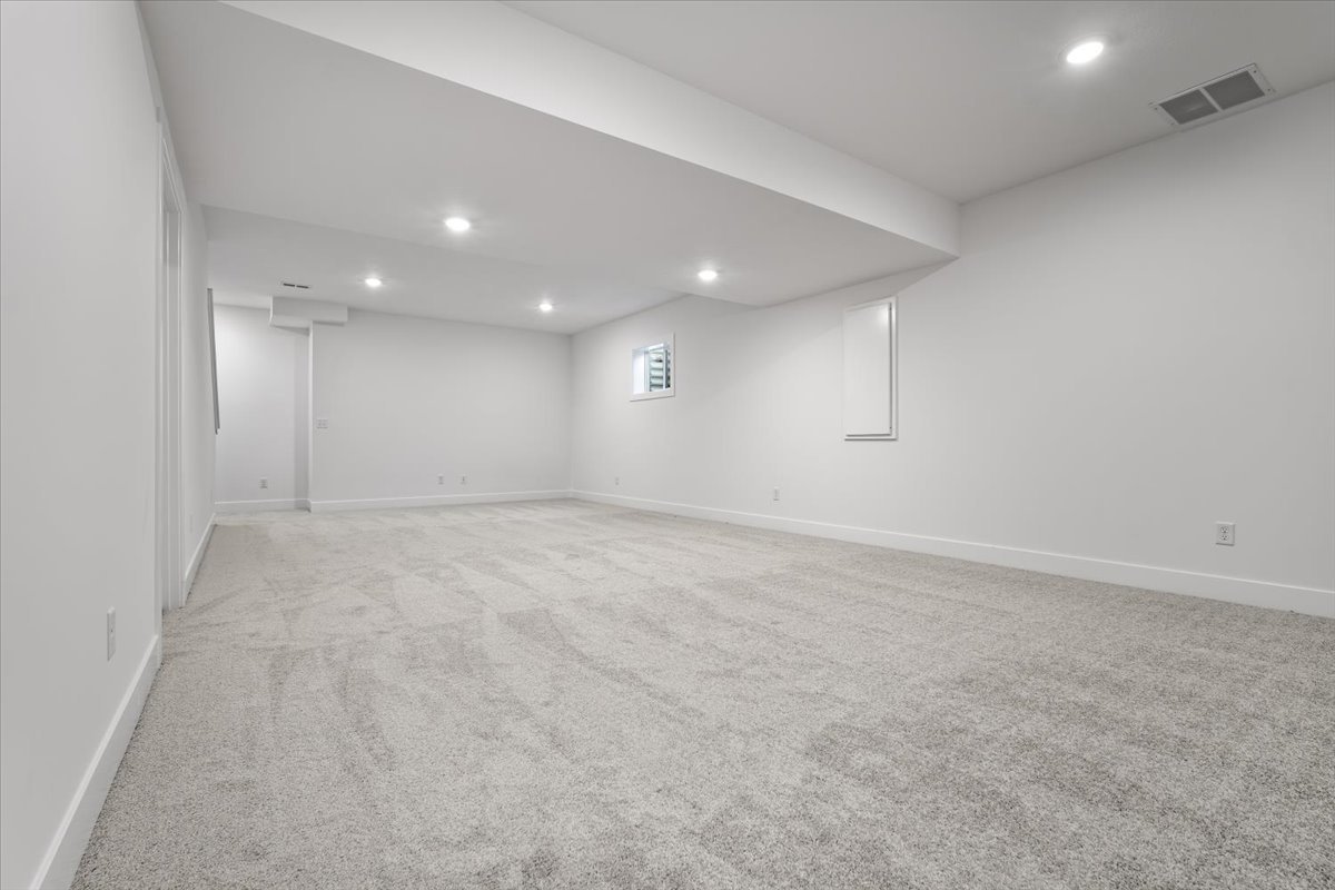 24 Stonehouse Court Bloomington, IL 61705 - Photo 38 of 45