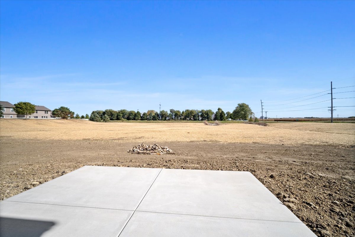 24 Stonehouse Court Bloomington, IL 61705 - Photo 42 of 45 a view of an ocean and beach