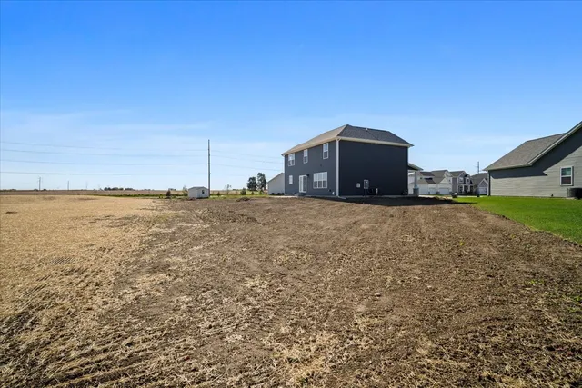 $529,900 | 24 Stonehouse Court, Bloomington, IL 61705