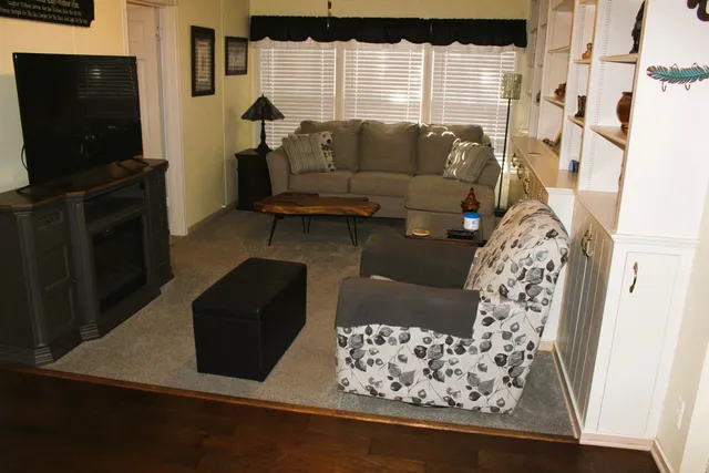 $199,000 | 304 South Washington S Wa 67042, El Dorado, KS 67042