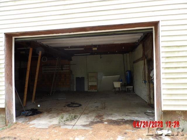 2960 Consear Road Lambertville, MI 48144 - Photo 22 of 27 50104019-21.JPG
