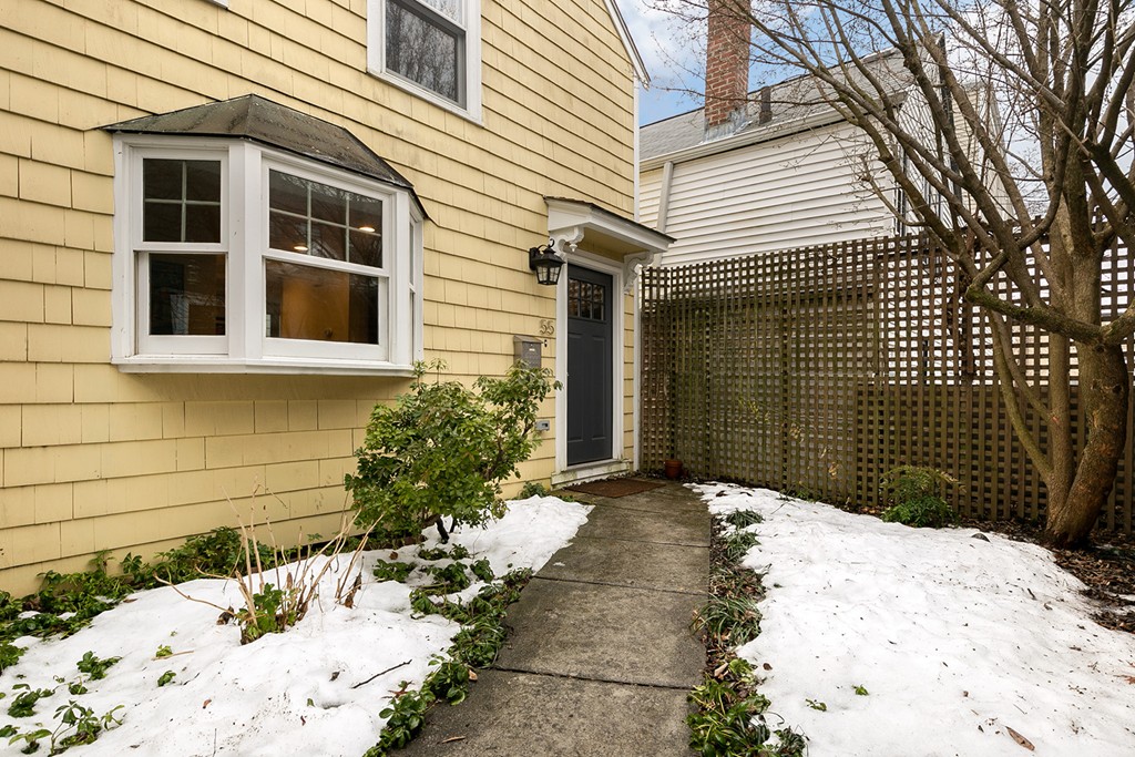 55 6th Street, Unit 55 Cambridge, MA 02141 - Photo 3 of 21 a front view of a house