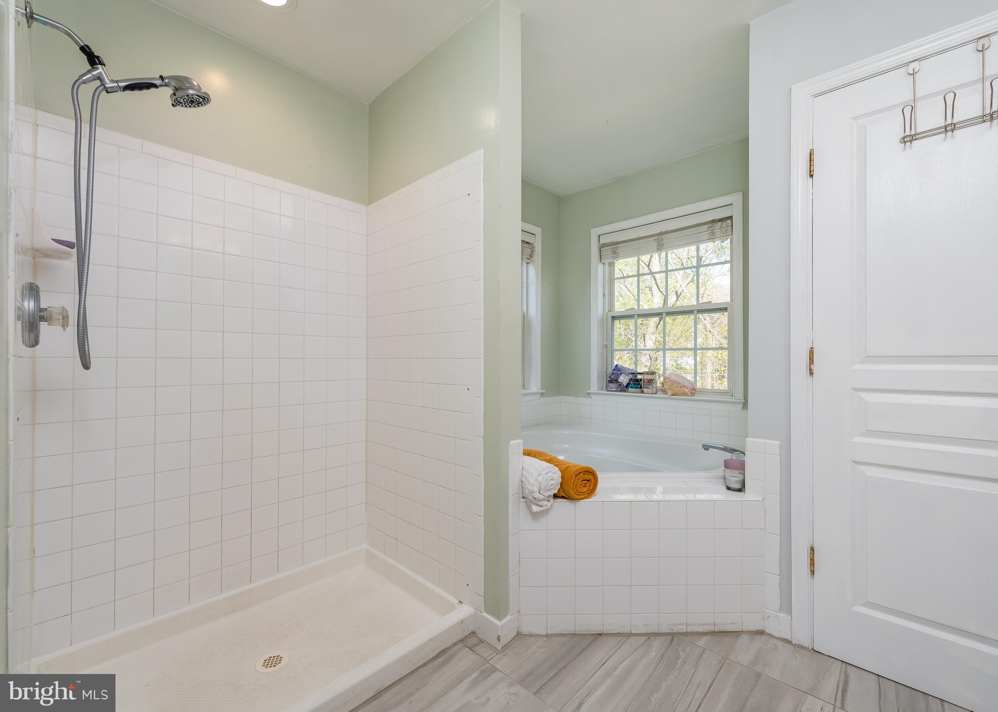 8013 Roland Court Elkridge, MD 21075 - Photo 14 of 27 Primary bath with shower and soaking tub