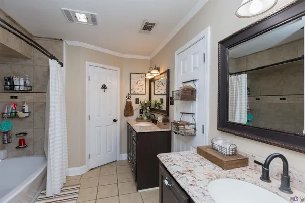 $349,900 | 18025 Burnham Way, Greenwell Springs, LA 70739