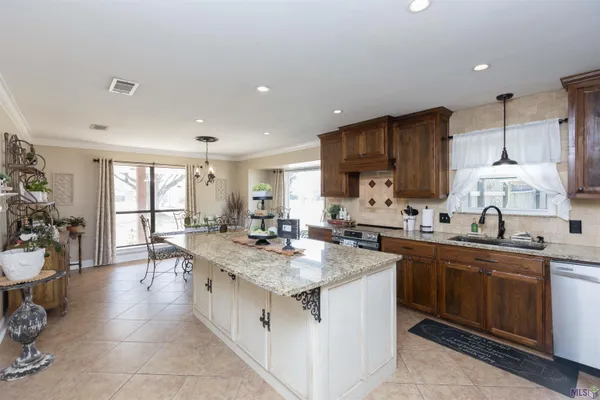 $349,900 | 18025 Burnham Way, Greenwell Springs, LA 70739