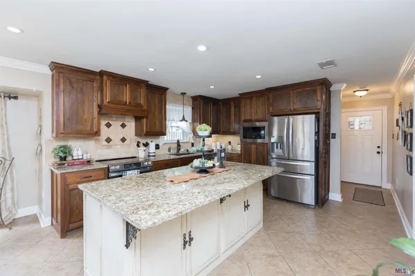 $349,900 | 18025 Burnham Way, Greenwell Springs, LA 70739