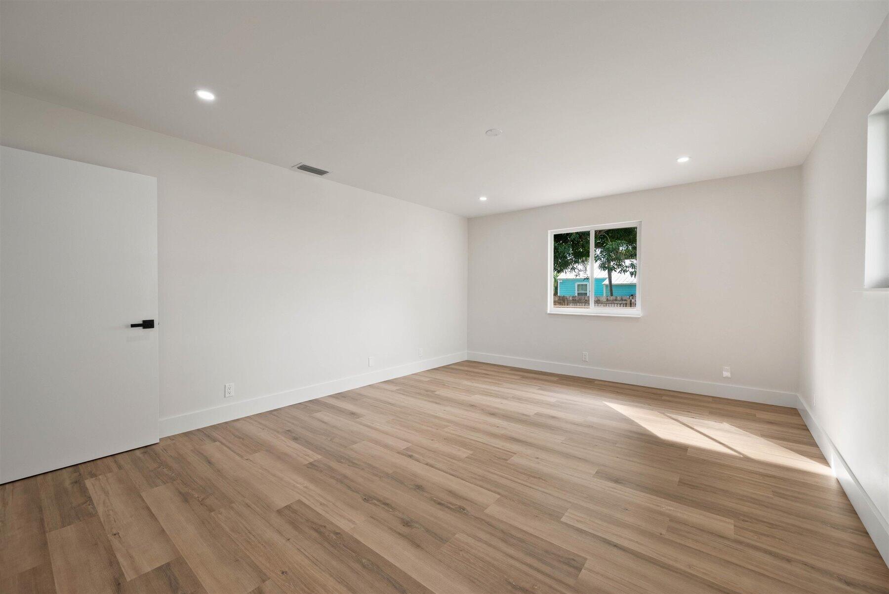 422 Pilgrim Road West Palm Beach, FL 33405 - Photo 22 of 44 32-DSC_5053