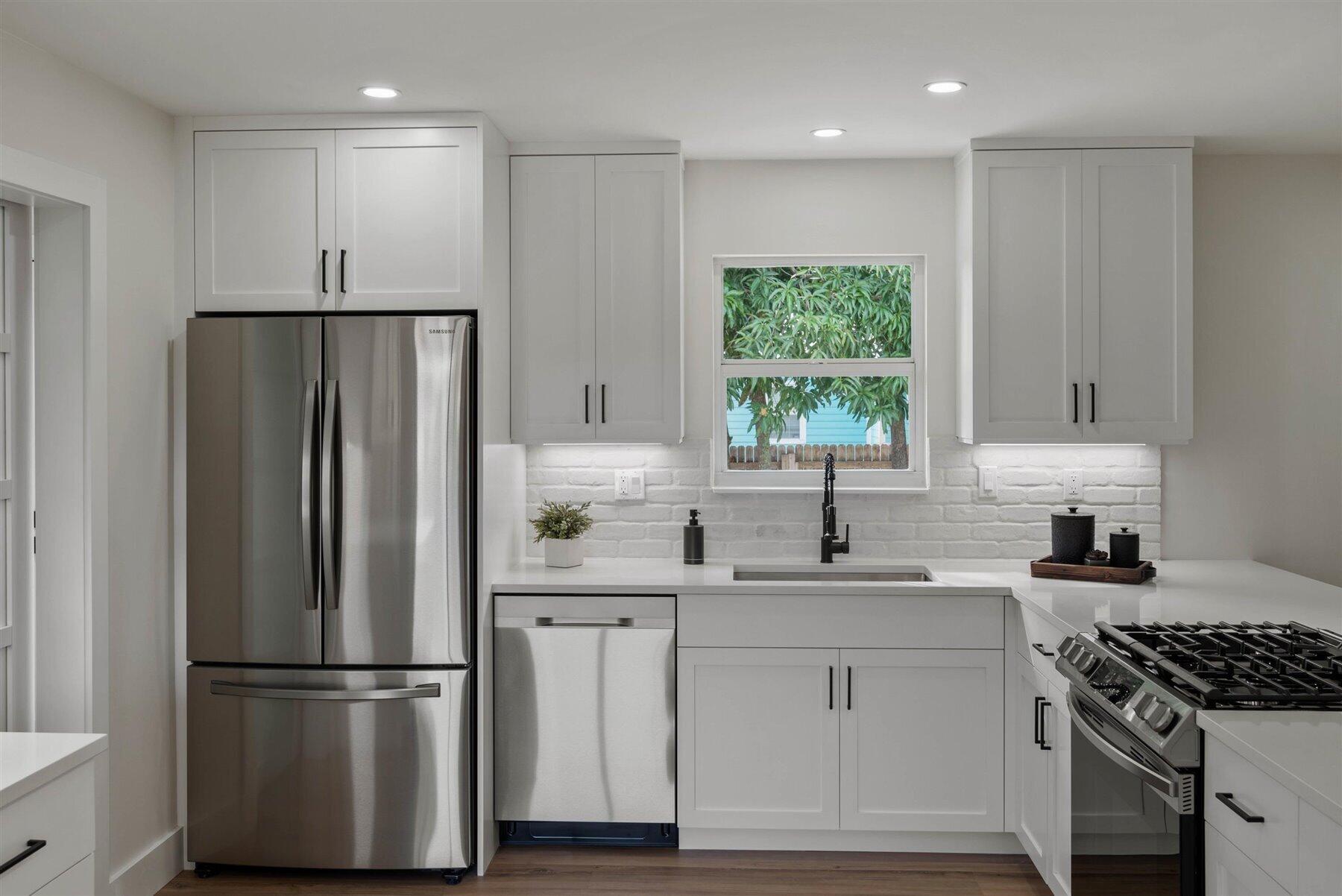 422 Pilgrim Road West Palm Beach, FL 33405 - Photo 8 of 44 19-DSC_5149