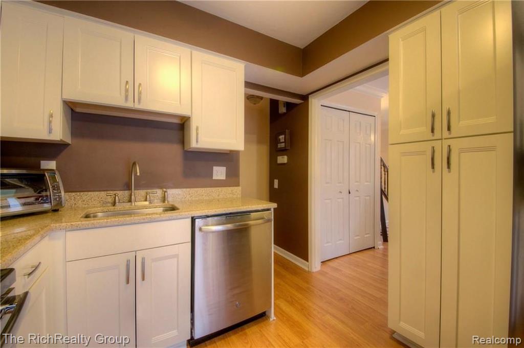 11701 Sycamore Road Plymouth, MI 48170 - Photo 14 of 34 Gallery Image 14