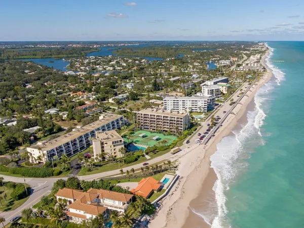$2,700 | 3939 Ocean Drive, Unit 401B, Vero Beach, FL 32963