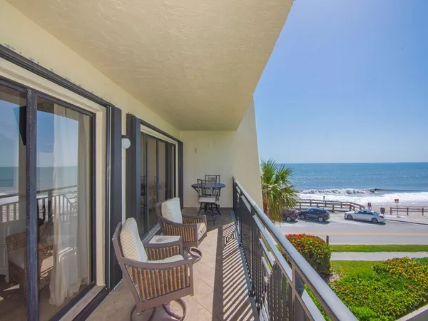 $2,700 | 3939 Ocean Drive, Unit 401B, Vero Beach, FL 32963