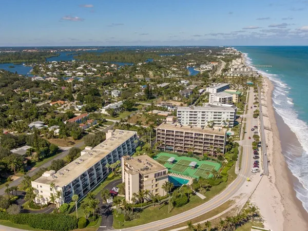 $2,700 | 3939 Ocean Drive, Unit 401B, Vero Beach, FL 32963