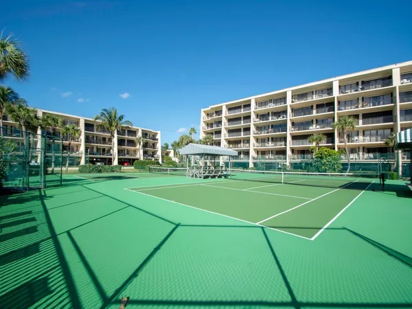 $2,700 | 3939 Ocean Drive, Unit 401B, Vero Beach, FL 32963