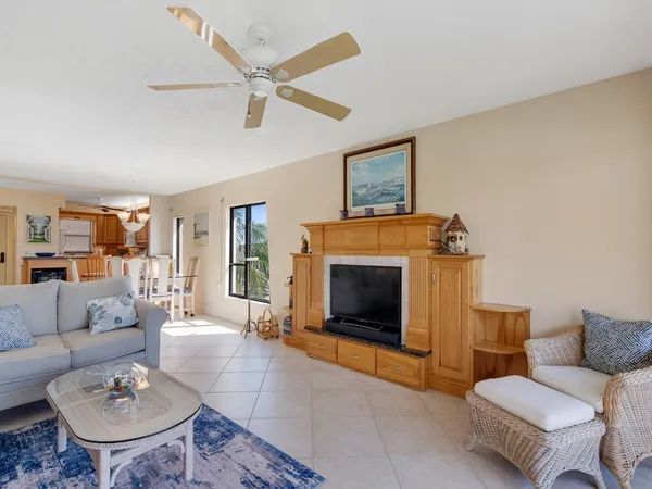 $2,700 | 3939 Ocean Drive, Unit 401B, Vero Beach, FL 32963