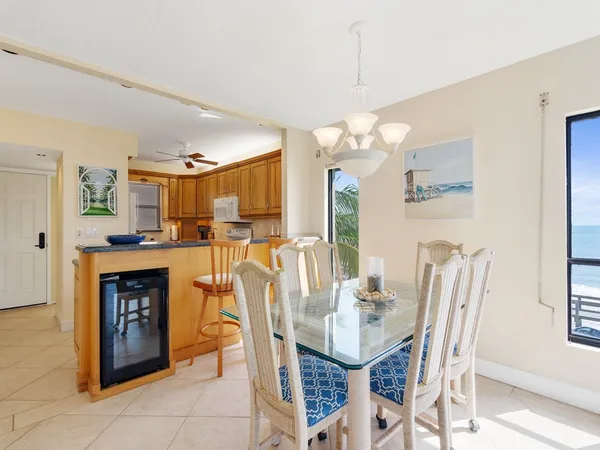 $2,700 | 3939 Ocean Drive, Unit 401B, Vero Beach, FL 32963