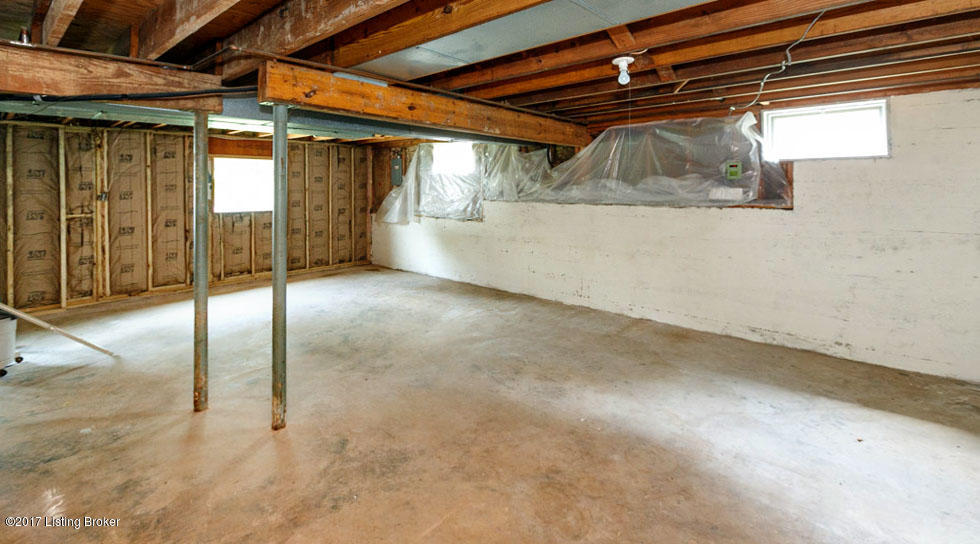109 Blue Fields Road Louisville, KY 40223 - Photo 16 of 21 28