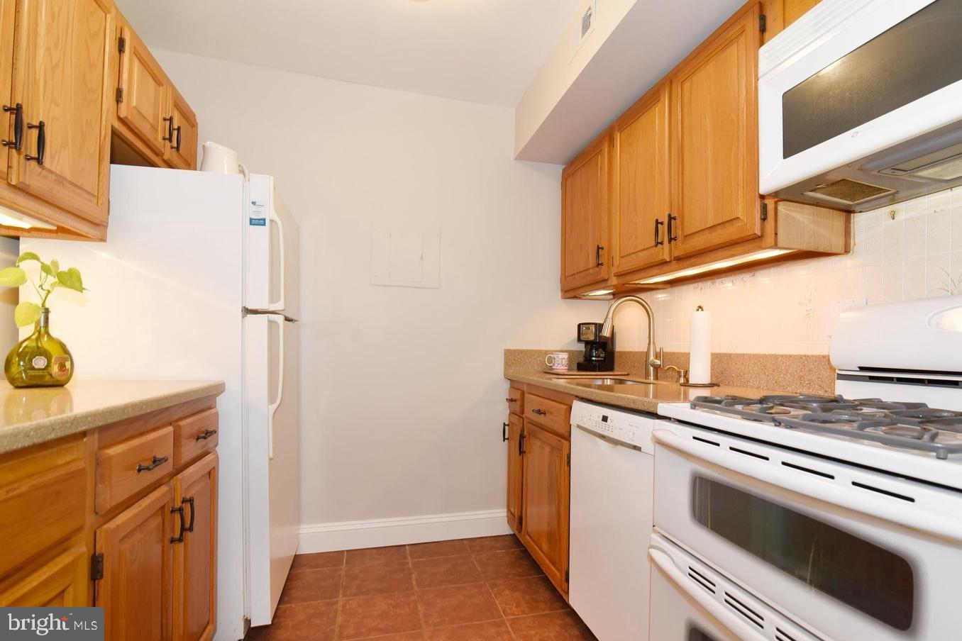 11613 Vantage Hill Road, Unit 2A Reston, VA 20190 - Photo 5 of 19 Gallery Image 5