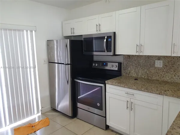 $2,450 | 1921 Southwest 107th Avenue, Unit 504, Miami, FL 33165