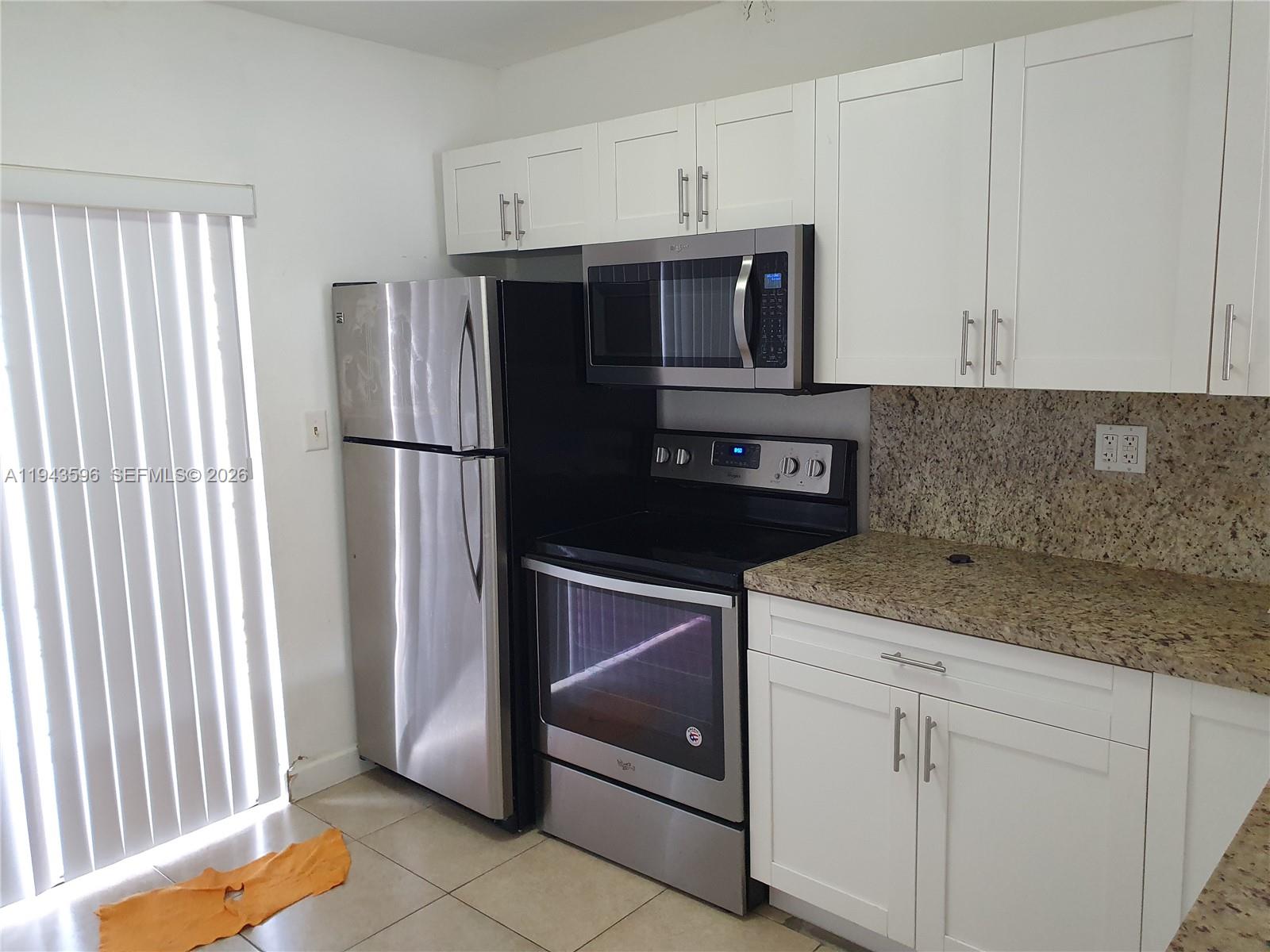 1921 Southwest 107th Avenue, Unit 504 Miami, FL 33165 - Photo 6 of 21