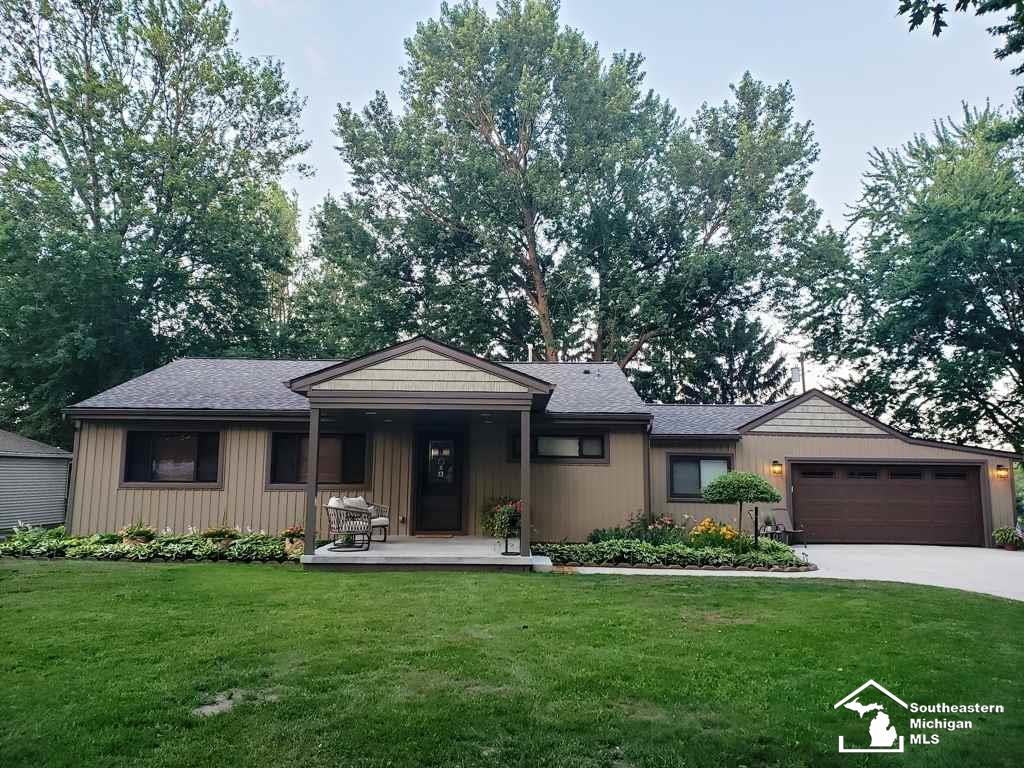 525 Lasalle Road Monroe, MI 48162 - Photo 1 of 39 Perfect for Entertaining