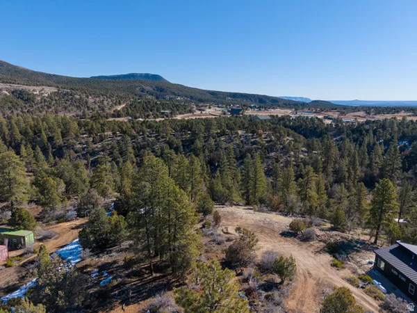 $269,000 | 17 West Pine Street, Unit 17, Orderville, UT 84758