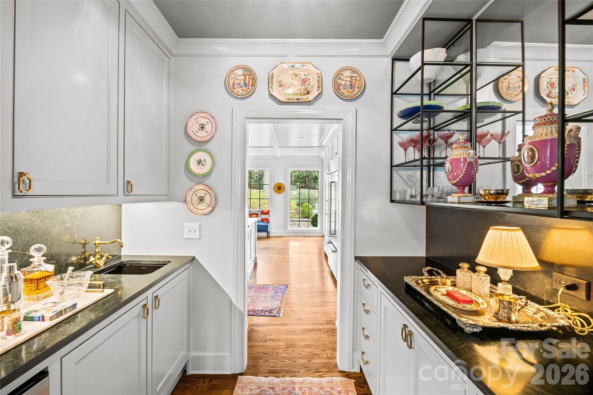 3815 Foxcroft Road Charlotte, NC 28211 - Photo 8 of 48 Gallery Image 8