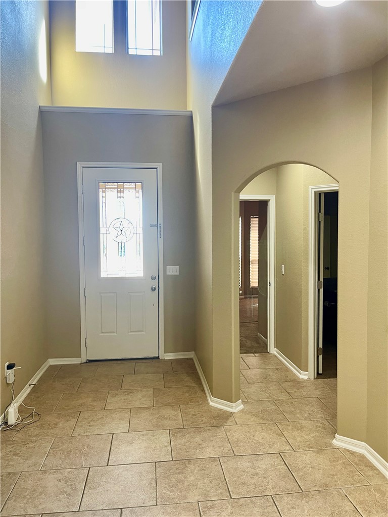 320 San Jose Street Portland, TX 78374 - Photo 6 of 23 a view of an entryway