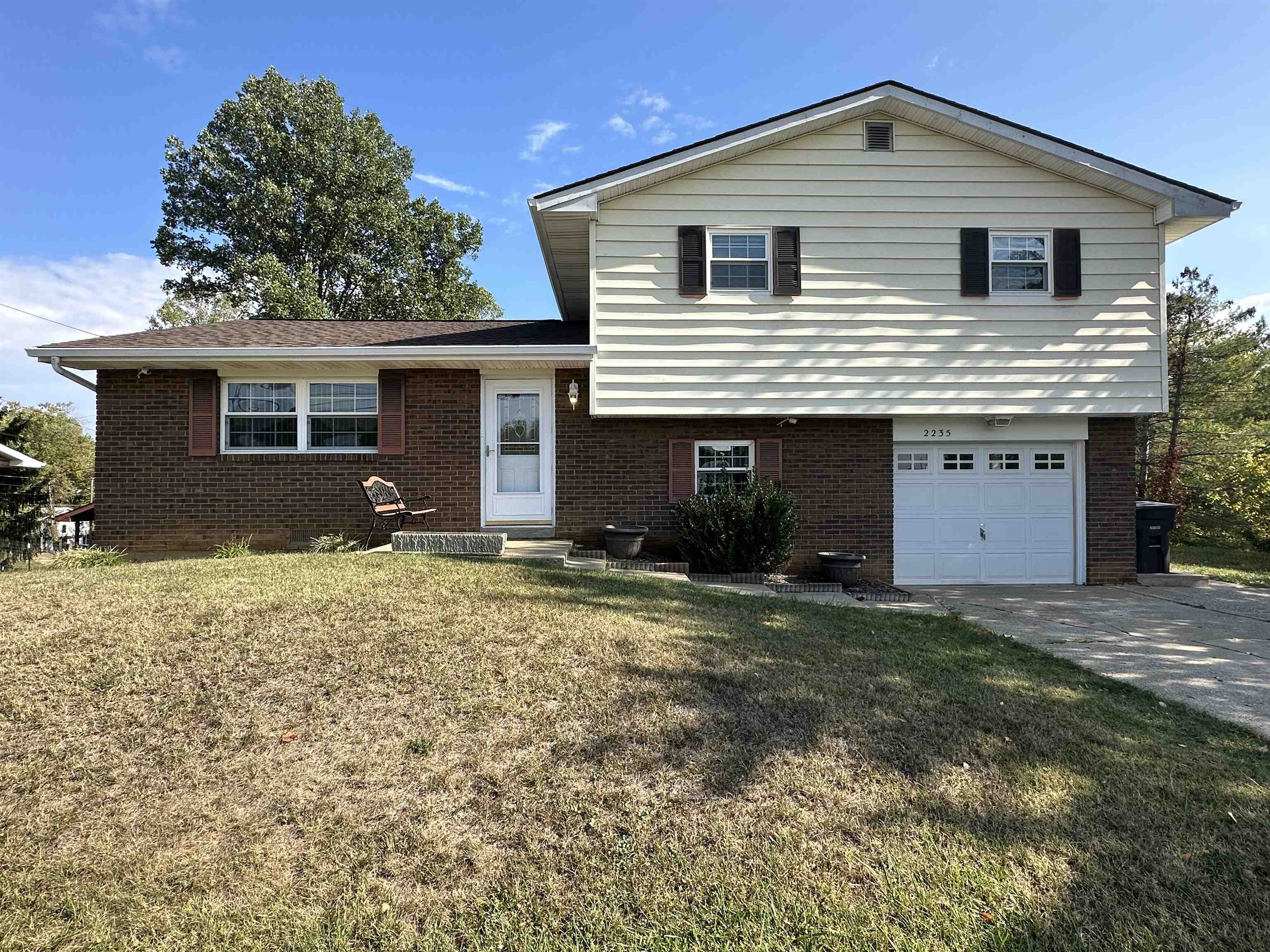 2235 East Thompson Road Ashland, KY 41102 - Photo 1 of 24