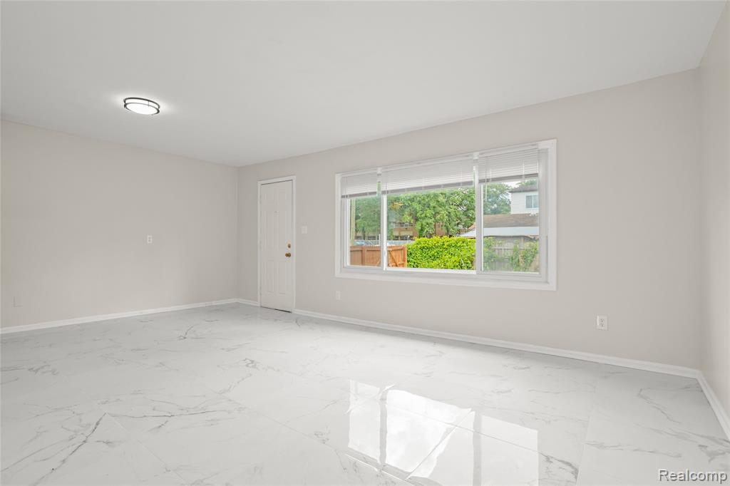 17700 Edinborough Road Detroit, MI 48219 - Photo 15 of 34