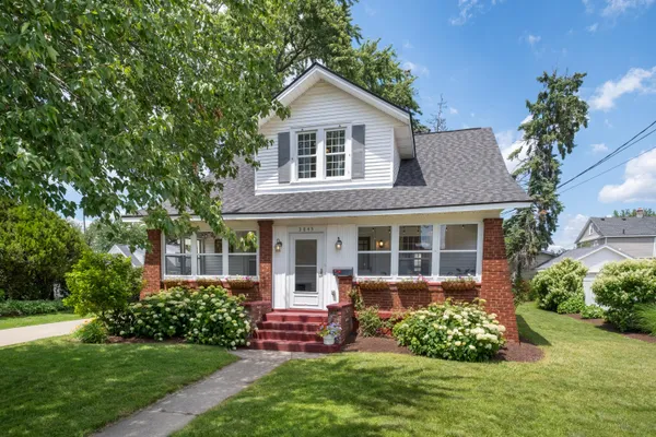 $399,900 | 3843 Superior Street Southwest, Grandville, MI 49418
