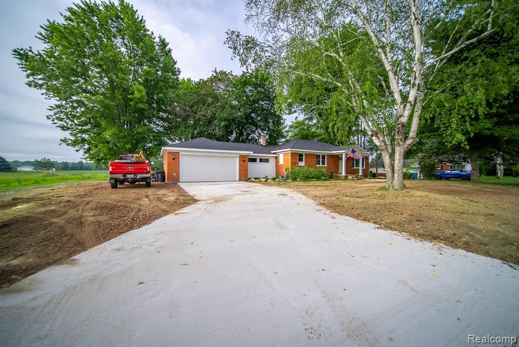 10045 Division Road Casco, MI 48064 - Photo 32 of 36