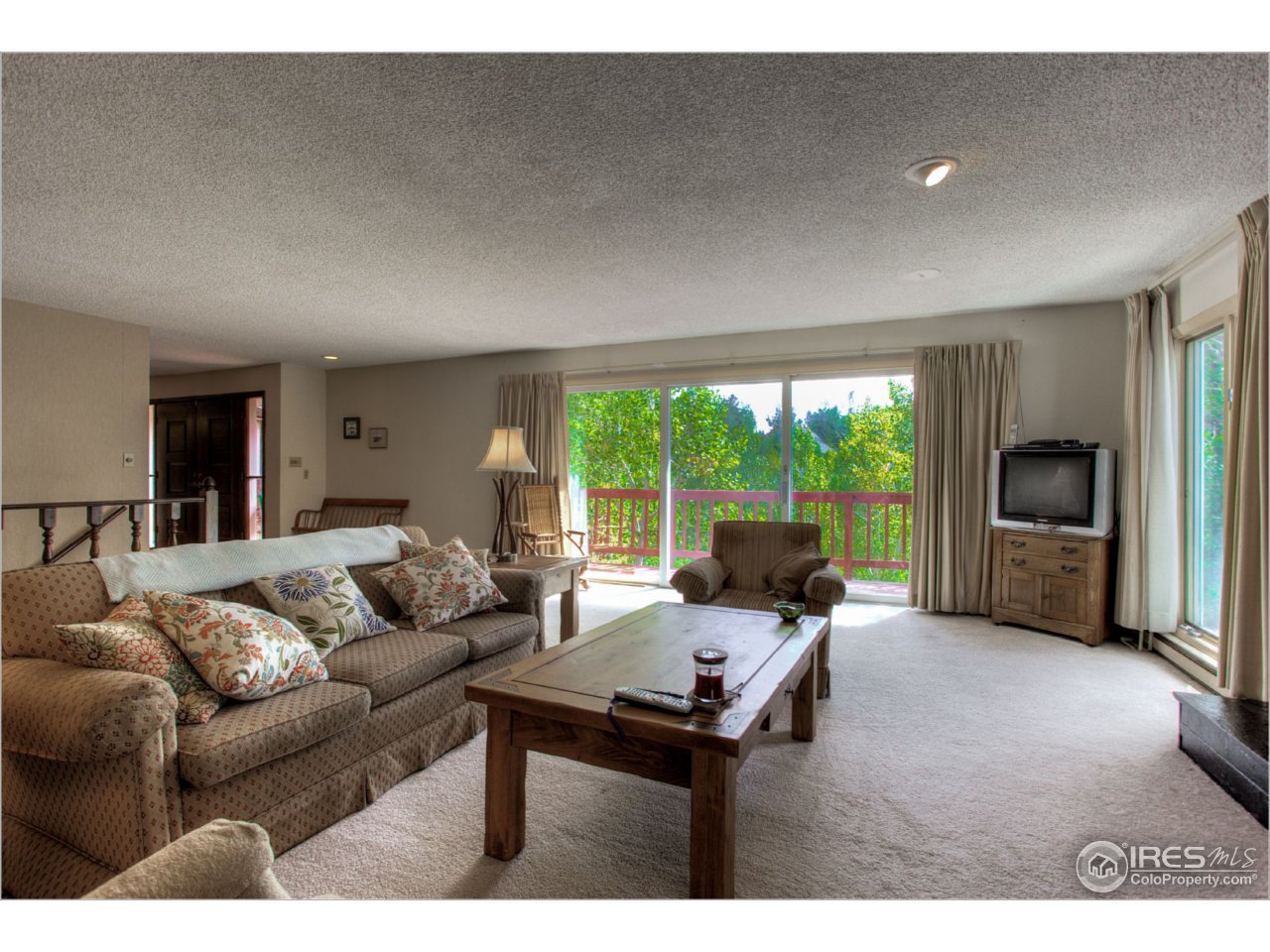 6 Rudi Lane West Golden, CO 80403 - Photo 5 of 25 Living Room