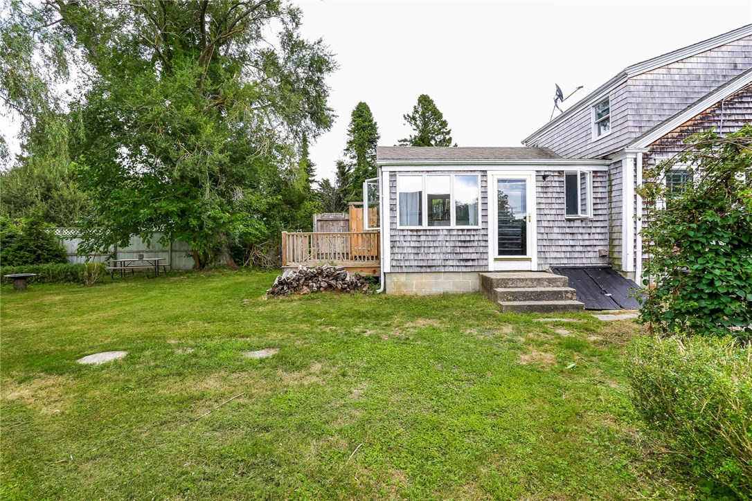 17 Simmons Road Little Compton, RI 02837 - Photo 4 of 36
