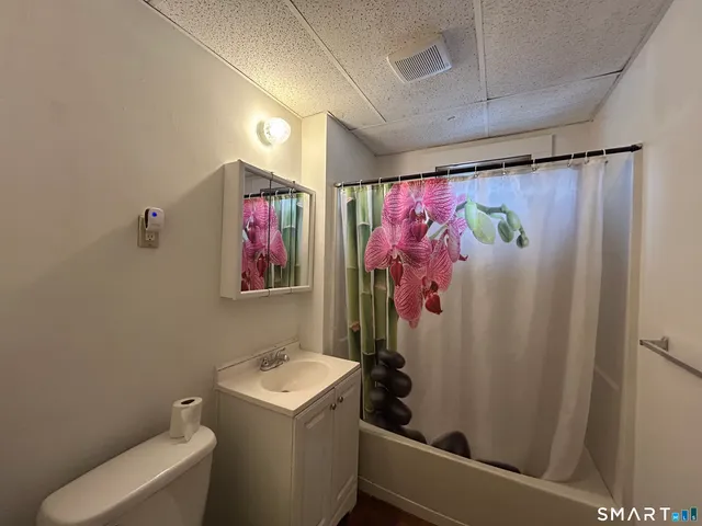 $1,400 | 40 Cabot Street, Hartford, CT 06112