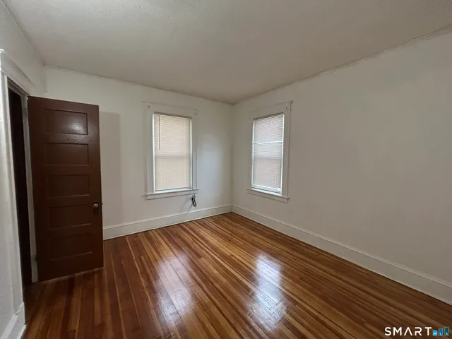 $1,400 | 40 Cabot Street, Hartford, CT 06112