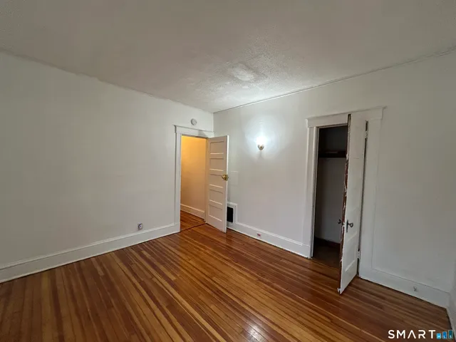 $1,400 | 40 Cabot Street, Hartford, CT 06112