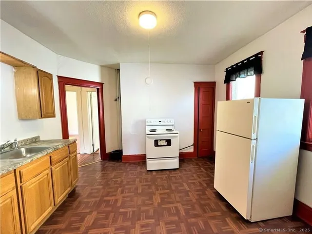 $1,400 | 40 Cabot Street, Hartford, CT 06112