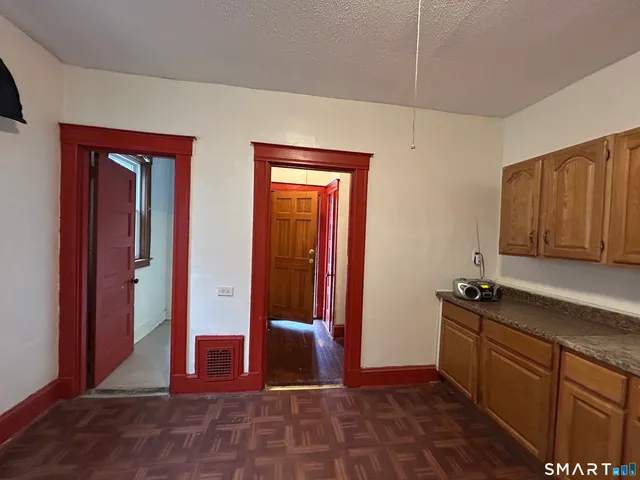 $1,400 | 40 Cabot Street, Hartford, CT 06112