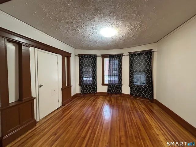 $1,400 | 40 Cabot Street, Hartford, CT 06112