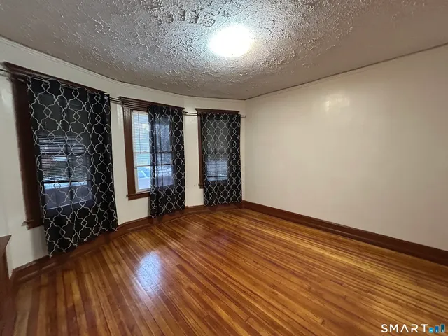$1,400 | 40 Cabot Street, Hartford, CT 06112