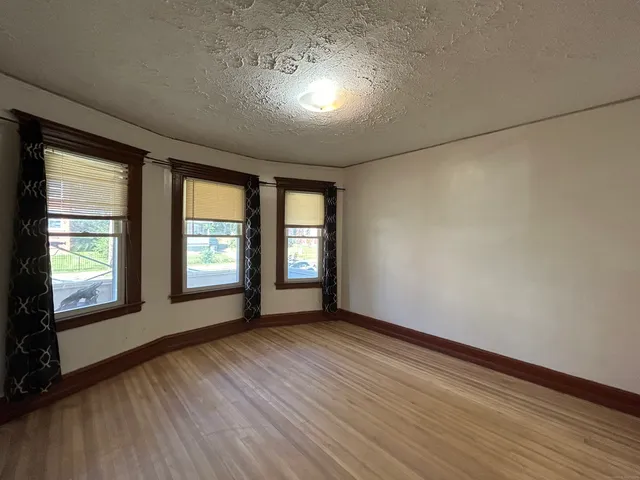 $1,400 | 40 Cabot Street, Hartford, CT 06112