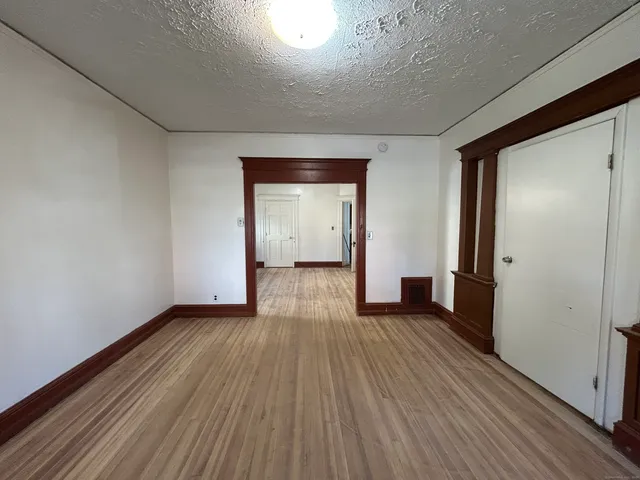 $1,400 | 40 Cabot Street, Hartford, CT 06112